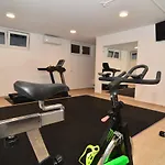 Bruno - Luxury Penthouse With Jacuzzi Apartman