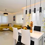 Bruno - Luxury Penthouse With Jacuzzi 公寓 扎达尔