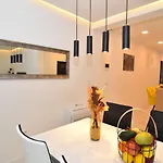 Apartman Bruno - Luxury Penthouse With Jacuzzi *
