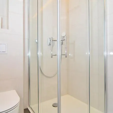 Bruno - Luxury Penthouse With Jacuzzi