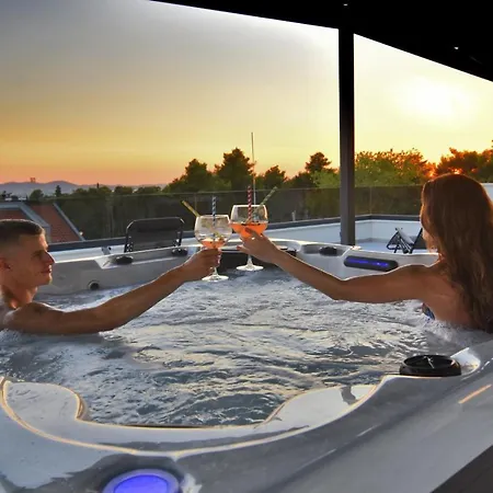 Apartman Bruno - Luxury Penthouse With Jacuzzi Zadar