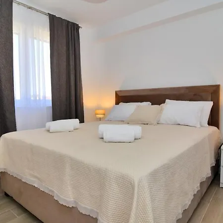 Bruno - Luxury Penthouse With Jacuzzi * Zara