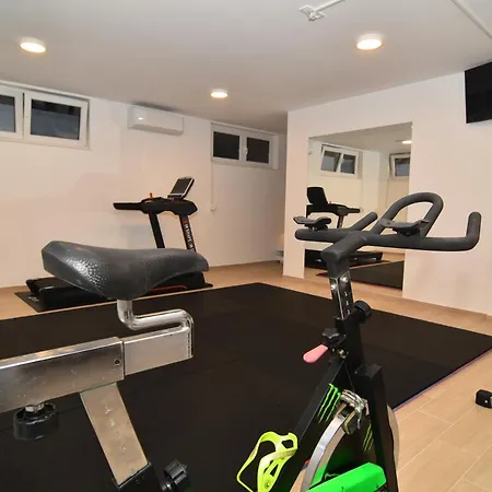 Bruno - Luxury Penthouse With Jacuzzi Apartman