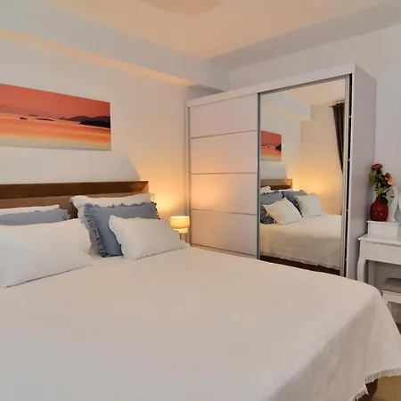 Bruno - Luxury Penthouse With Jacuzzi Apartman