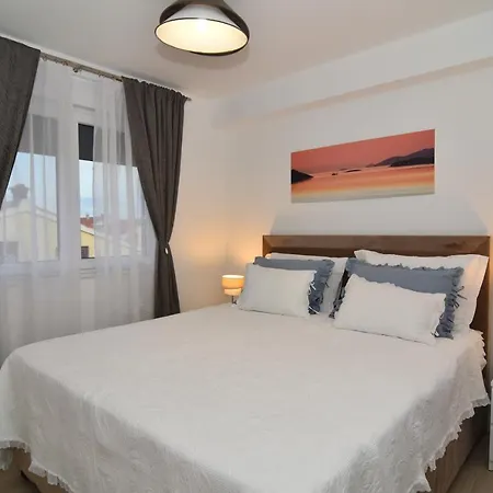 Bruno - Luxury Penthouse With Jacuzzi Apartman