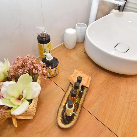 Bruno - Luxury Penthouse With Jacuzzi * Zara