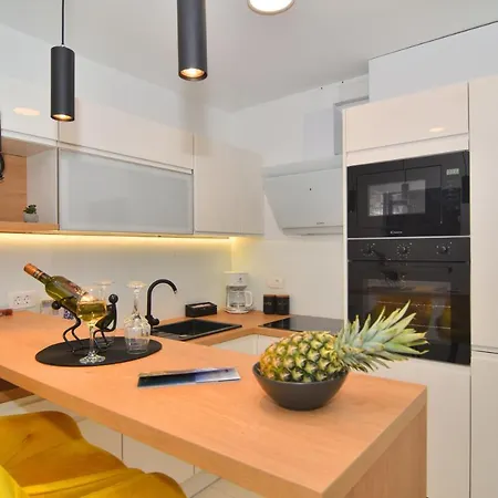 Bruno - Luxury Penthouse With Jacuzzi * Zadar