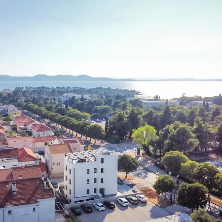 Bruno - Luxury Penthouse With Jacuzzi *