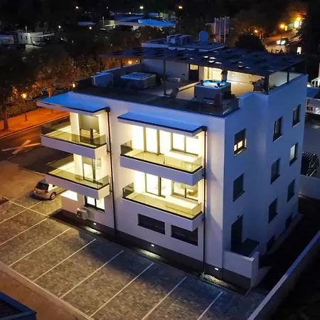 Bruno - Luxury Penthouse With Jacuzzi Apartman *