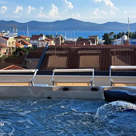 Bruno - Luxury Penthouse With Jacuzzi Apartman *